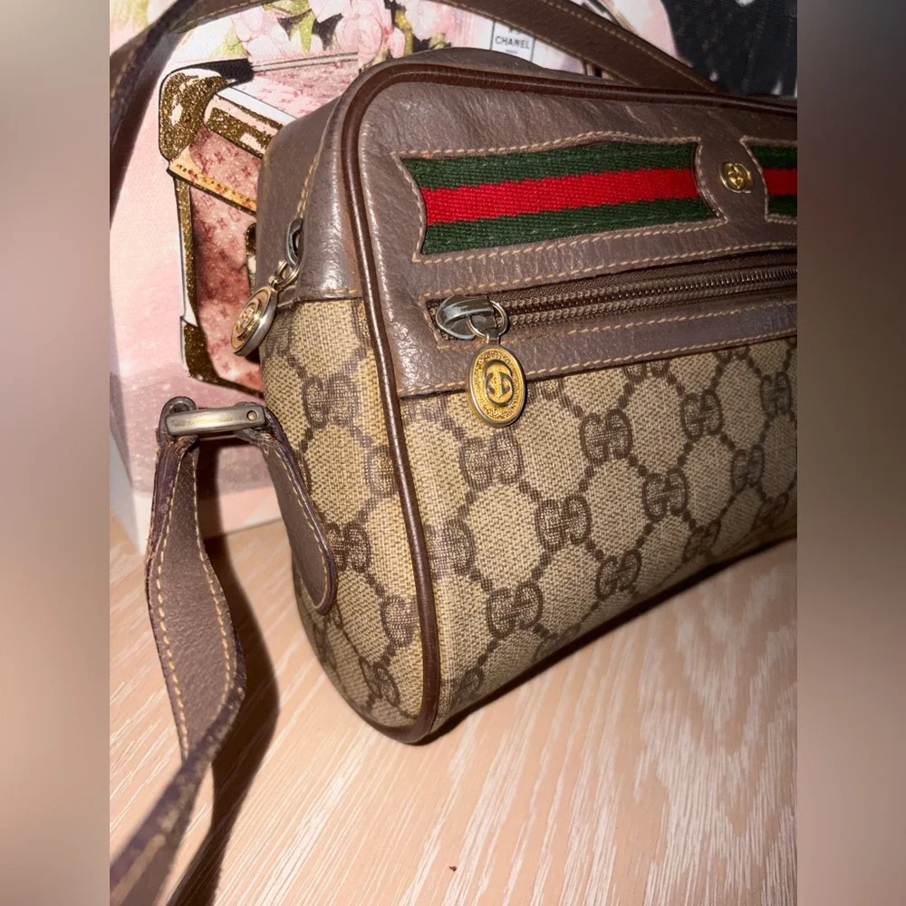 Gucci Vintage Brown and Tan Signature Logo Crossbody Bag EUC with Minor Interior - Picture 6 of 16